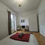 Ensuite Room In Family Home Sketty 5
